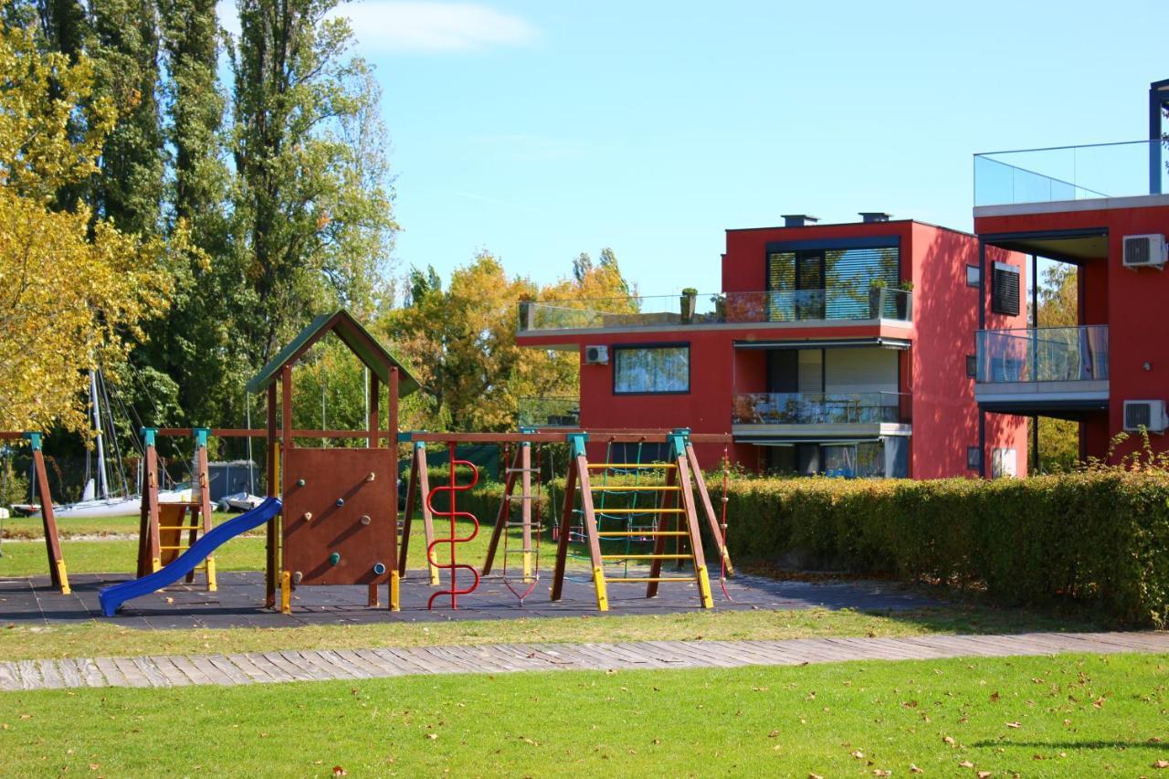 Prime Apartmans Балатонлелле Экстерьер фото